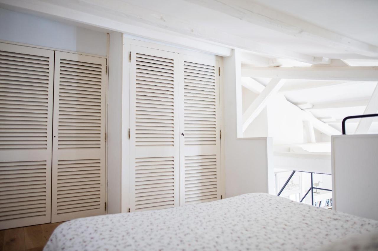 XVIII Century Gem With Magnificent Views Of The Harbour With A Private Garage Apartment Saint-Martin-de-Re Exterior photo