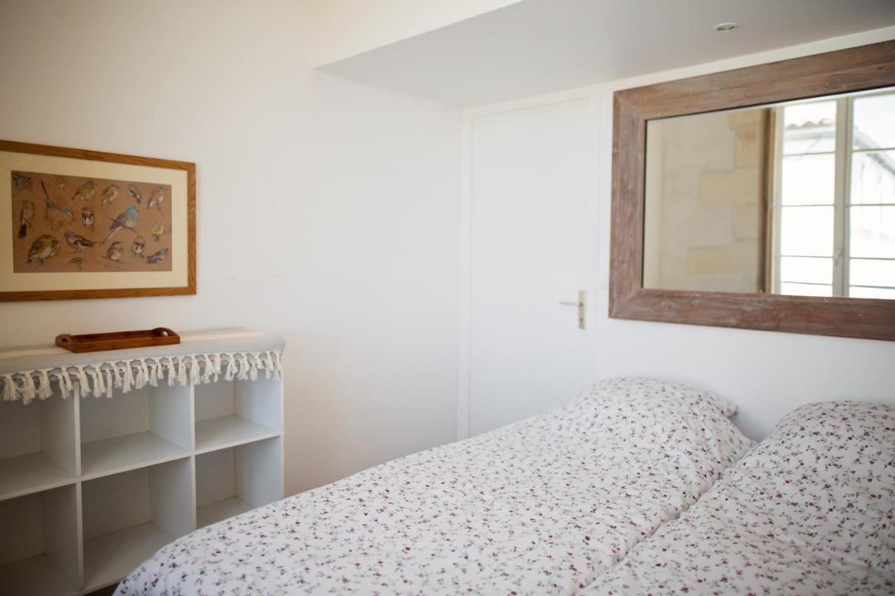 XVIII Century Gem With Magnificent Views Of The Harbour With A Private Garage Apartment Saint-Martin-de-Re Exterior photo